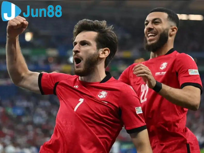 Kvaratskhelia và Mikautadze nhiều khả năng sẽ tiếp tục lĩnh xướng hàng công của Georgia ở trận đấu với Bulgaria (Ảnh: Reuters) Kvaratskhelia và Mikautadze nhiều khả năng sẽ tiếp tục lĩnh xướng hàng công của Georgia ở trận đấu với Bulgaria (Ảnh: Reuters)